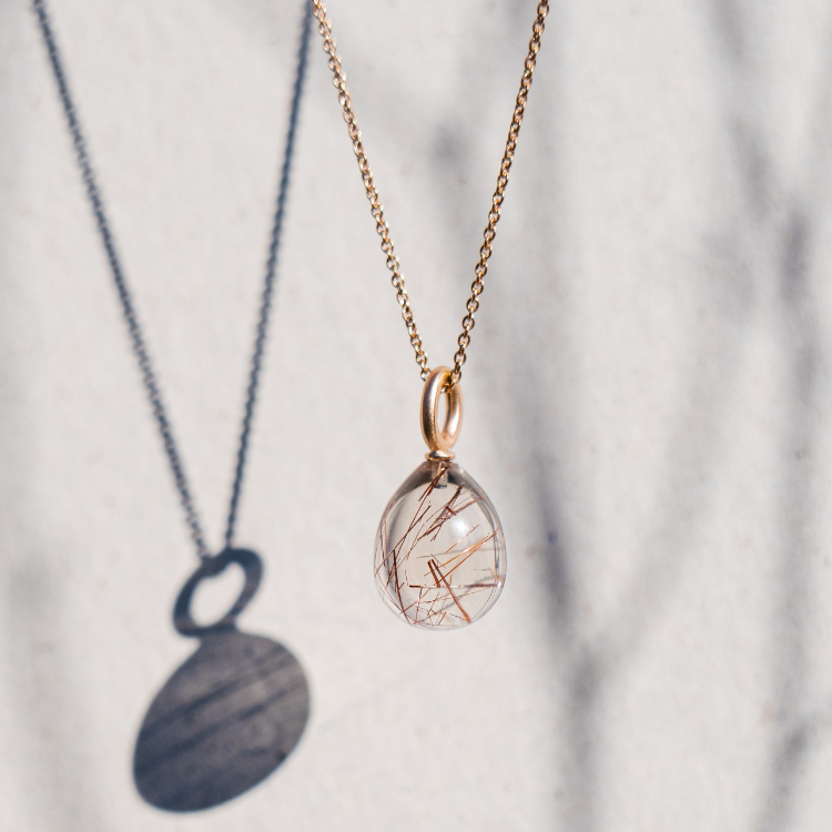 Edelsteinanhänger als Dropform