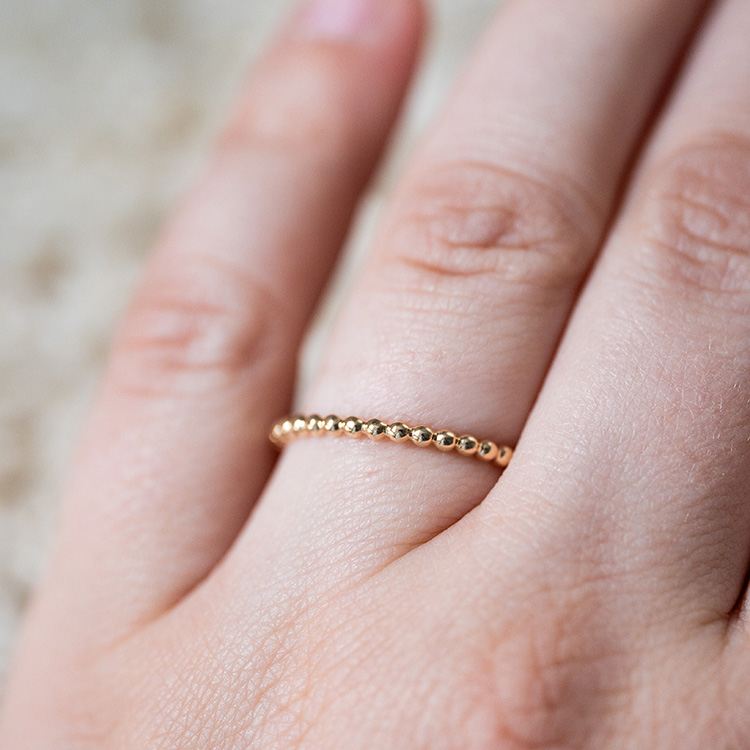Feiner Ring in Gelbgold aus Kugeldraht